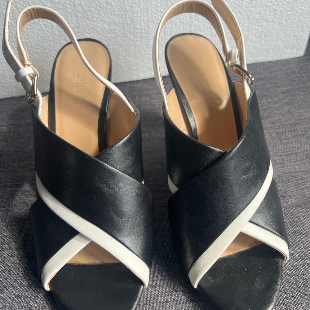 Expression -Rufus black & white wedge sandal